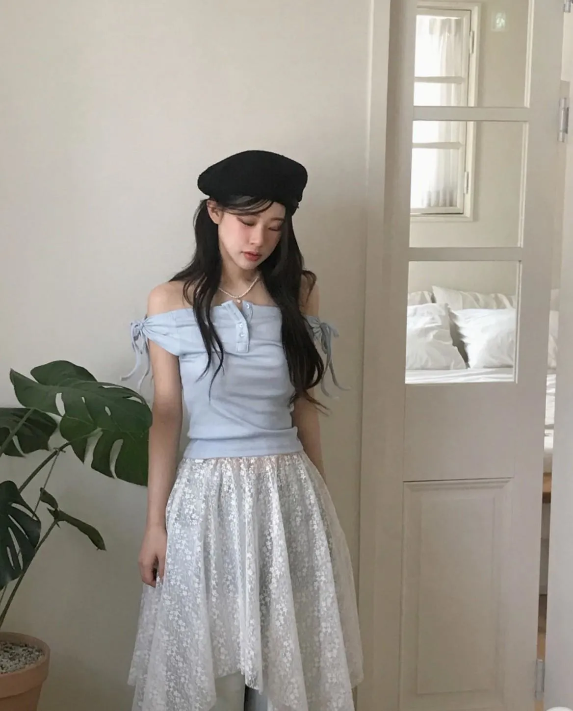 正韓 一字領肩蝴蝶結排釦上衣