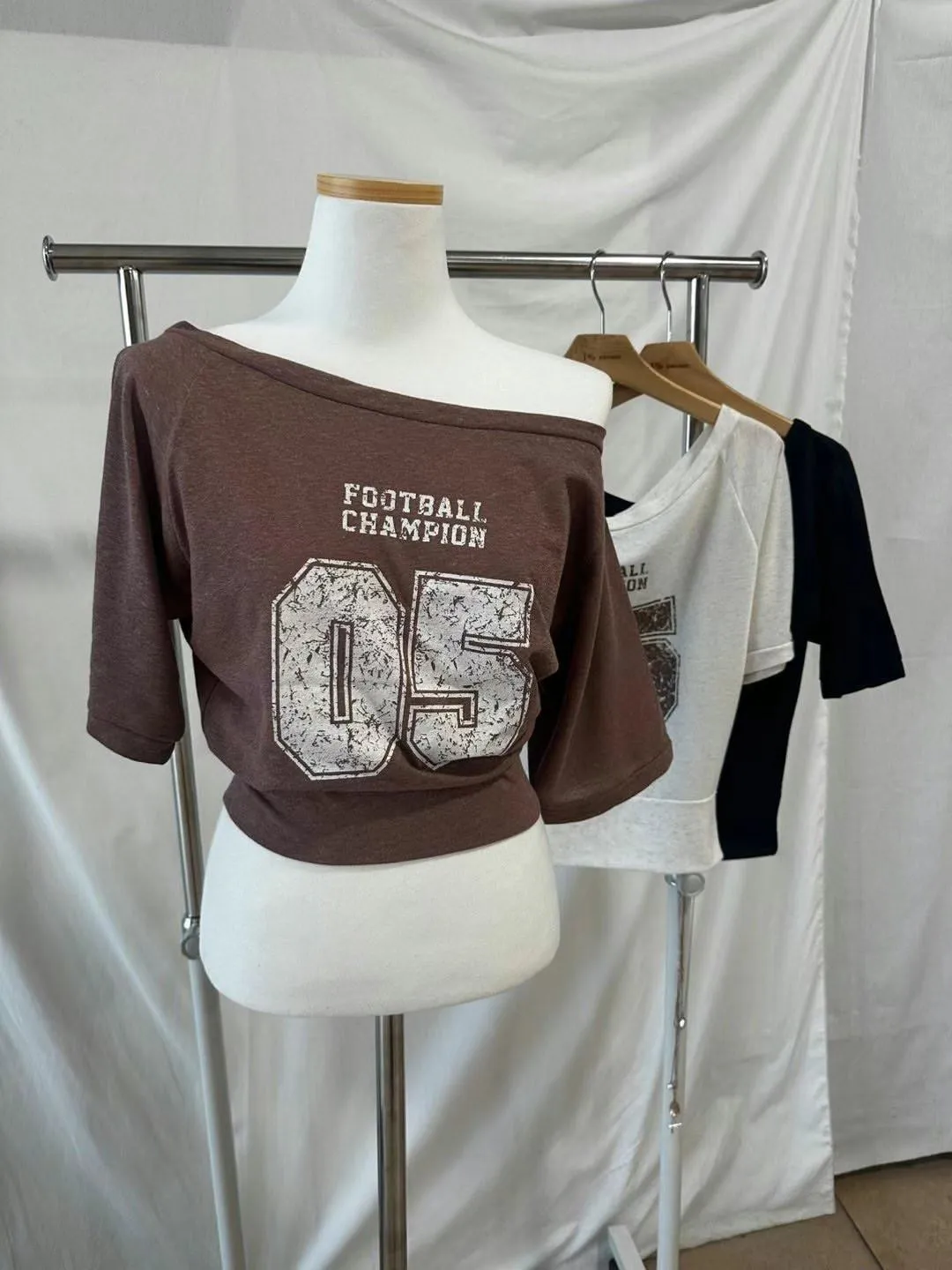 正韓足球俱樂部露肩亞麻上衣