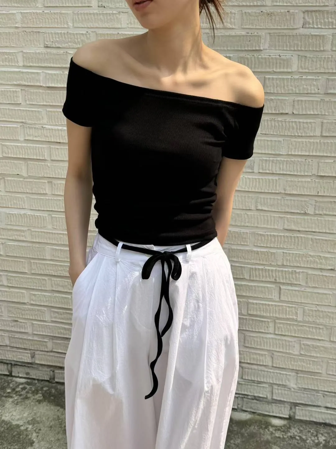 正韓 蝴蝶結一字領螺紋上衣