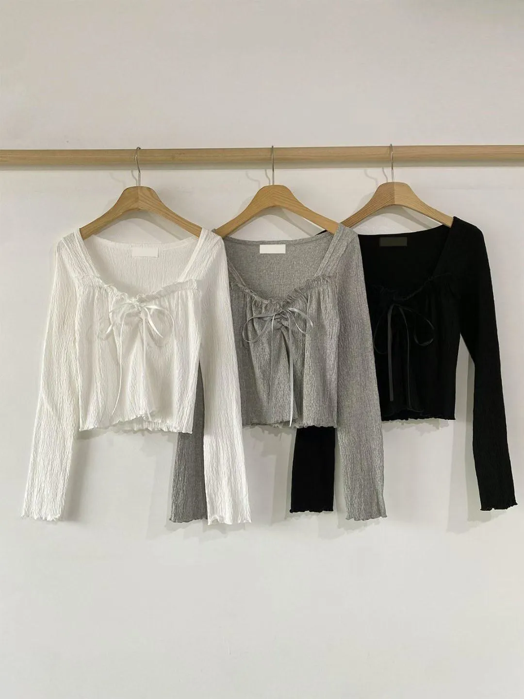 正韓修身木耳邊方領蝴蝶結上衣