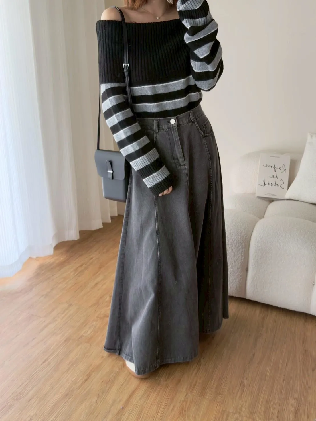 撞色橫條翻領毛衣