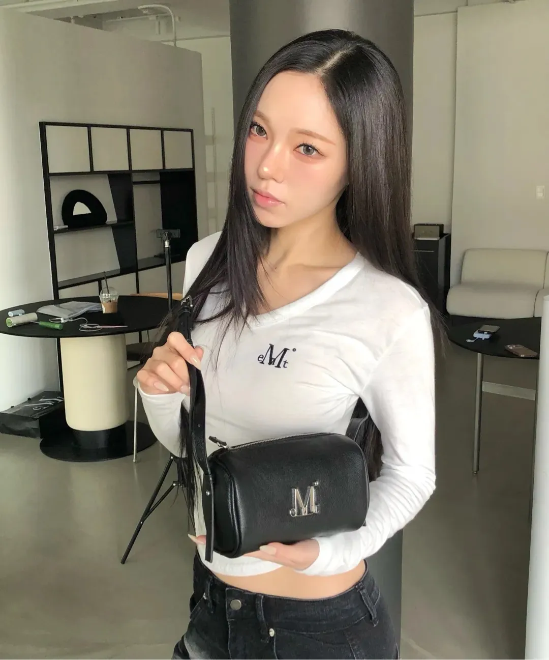 【預購】 MUCENT ROINA V NECK LONG SLEEVE T V領 素面修身上衣