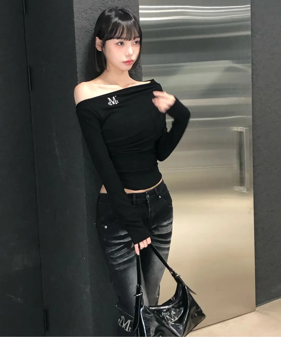 【預購】 MUCENT LIVRE OFF SHOULDER UNBALANCE LONG SLEEVE T  熱銷款側皺 一字領 斜領上衣