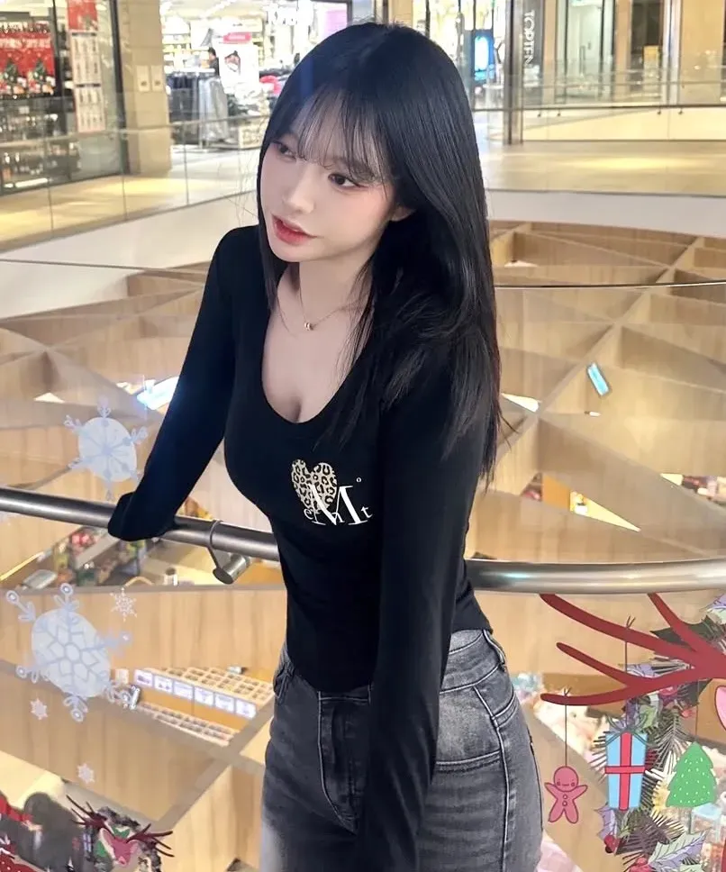 【預購】 MUCENT SUNNIOR LACE V-NECK LONG SLEEVE T 豹紋 愛心 修身上衣