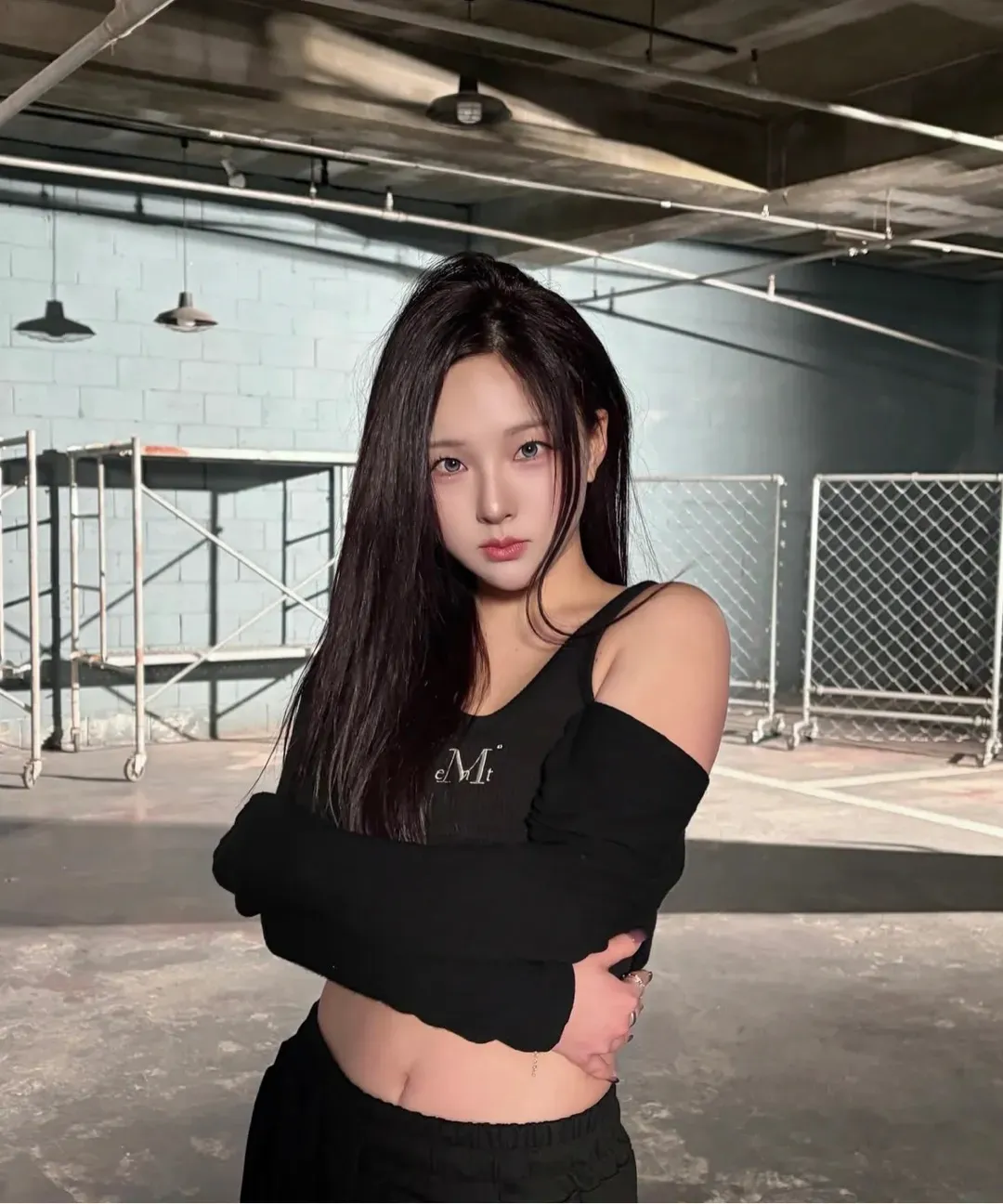 【預購】 MUCENT CAFRI HALTER NECK SLIM SLEEVELESS 刺繡 掛脖 背心