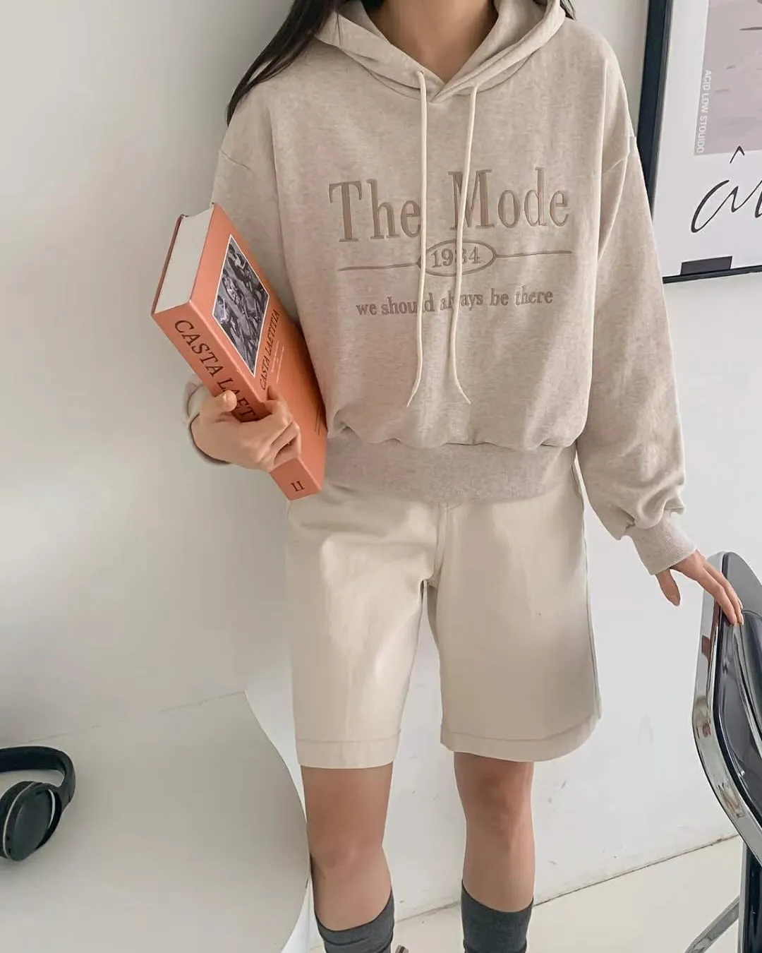 正韓-刺繡經典微短不露肚帽踢모드HD 