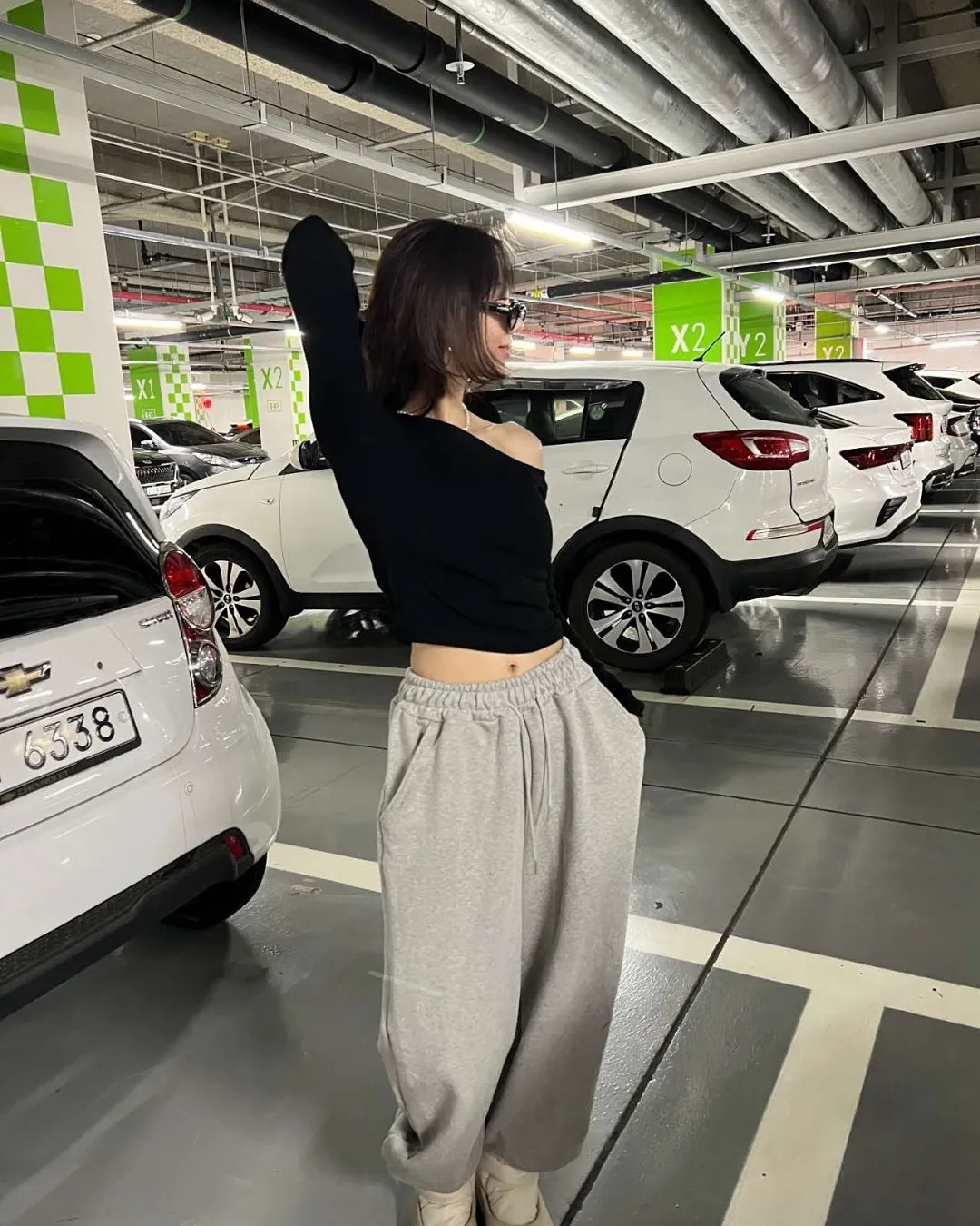 正韓-檔口爆款露肩修身上衣