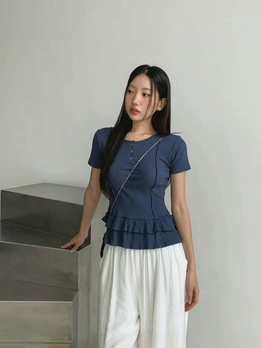 正韓 鈕扣線條蛋糕尾上衣