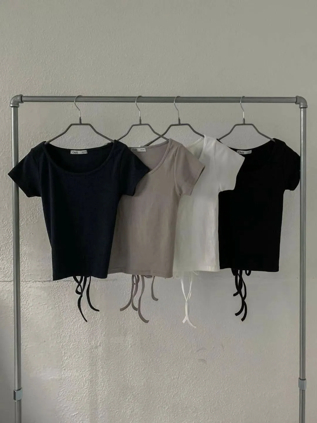 正韓後雙綁帶U領修身上衣