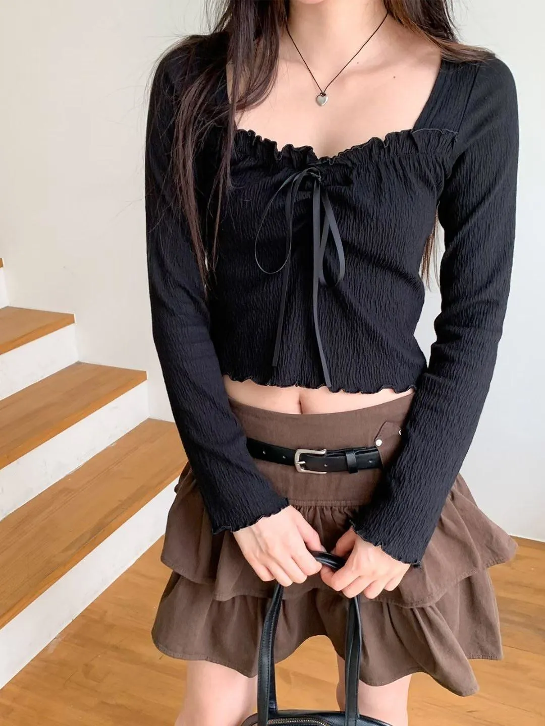 正韓修身木耳邊方領蝴蝶結上衣