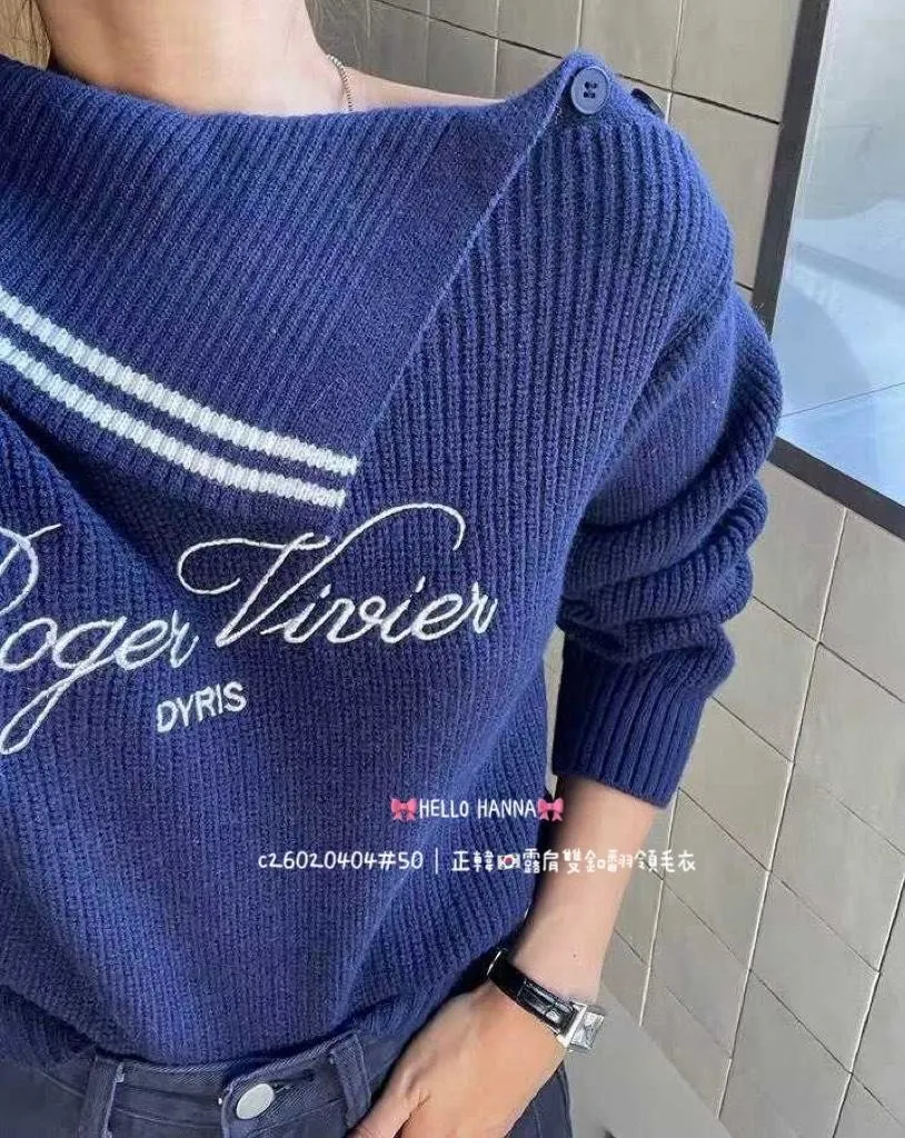 正韓露肩雙釦翻領毛衣