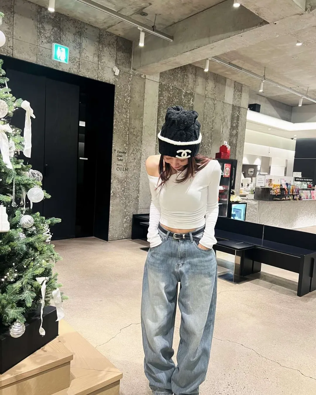 正韓-檔口爆款露肩修身上衣