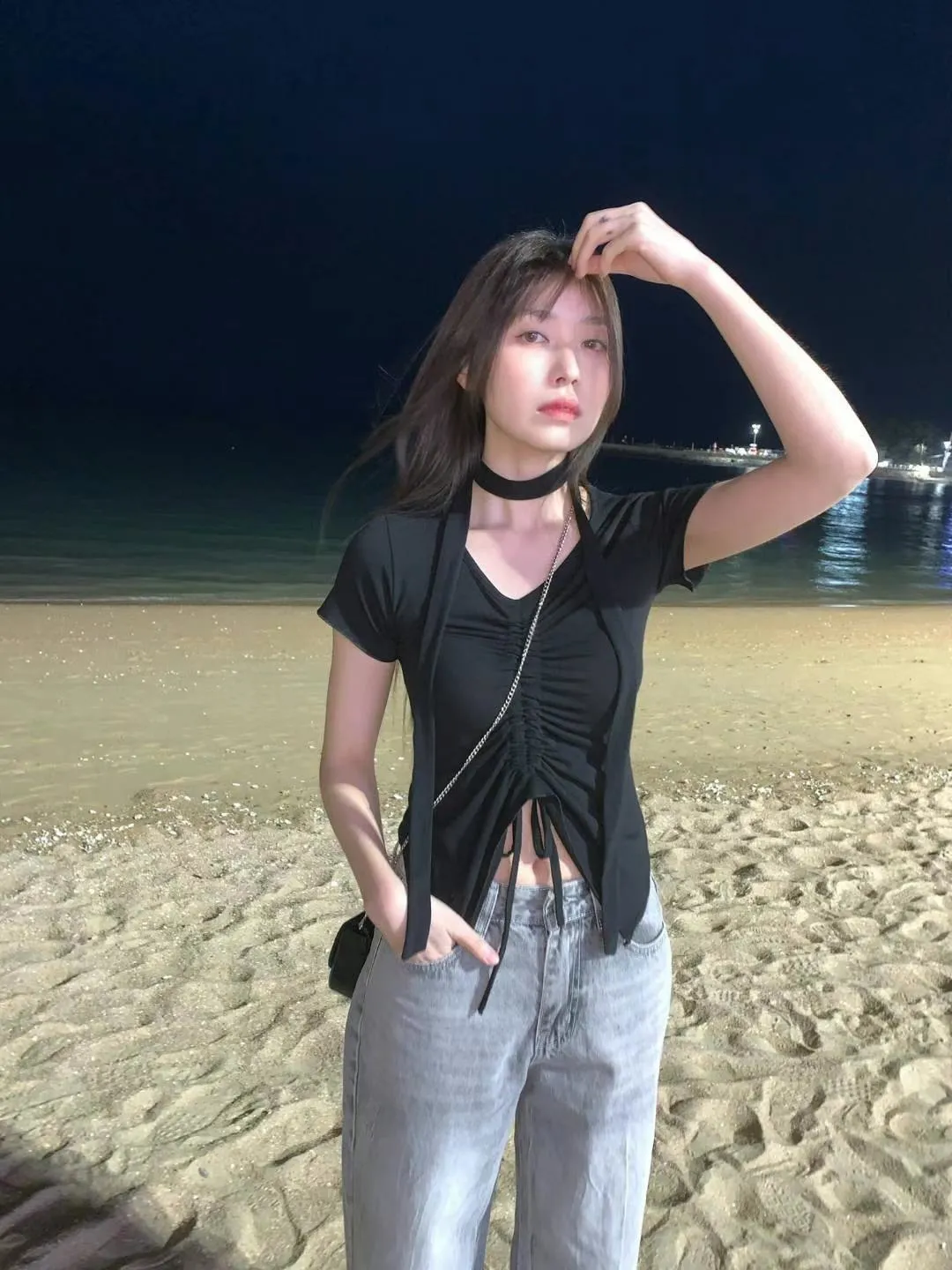 正韓-時髦女孩繞脖抓皺上衣 附繫帶