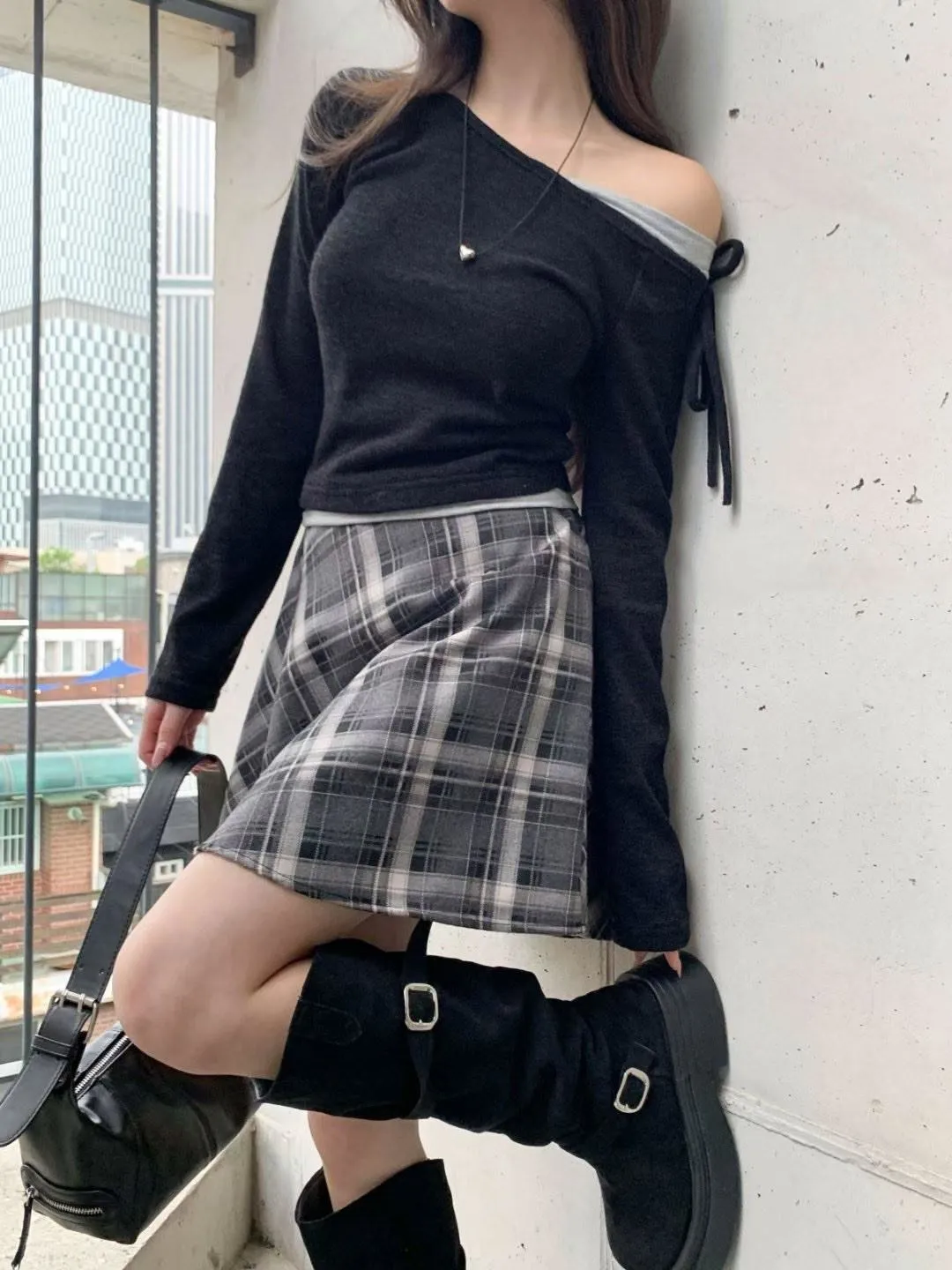 正韓拼色露肩上衣