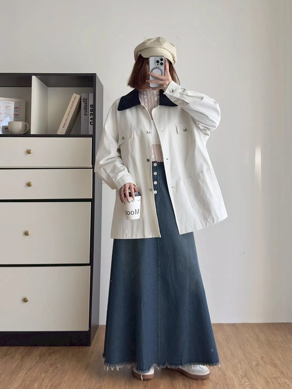 四口袋撞色領中長外套