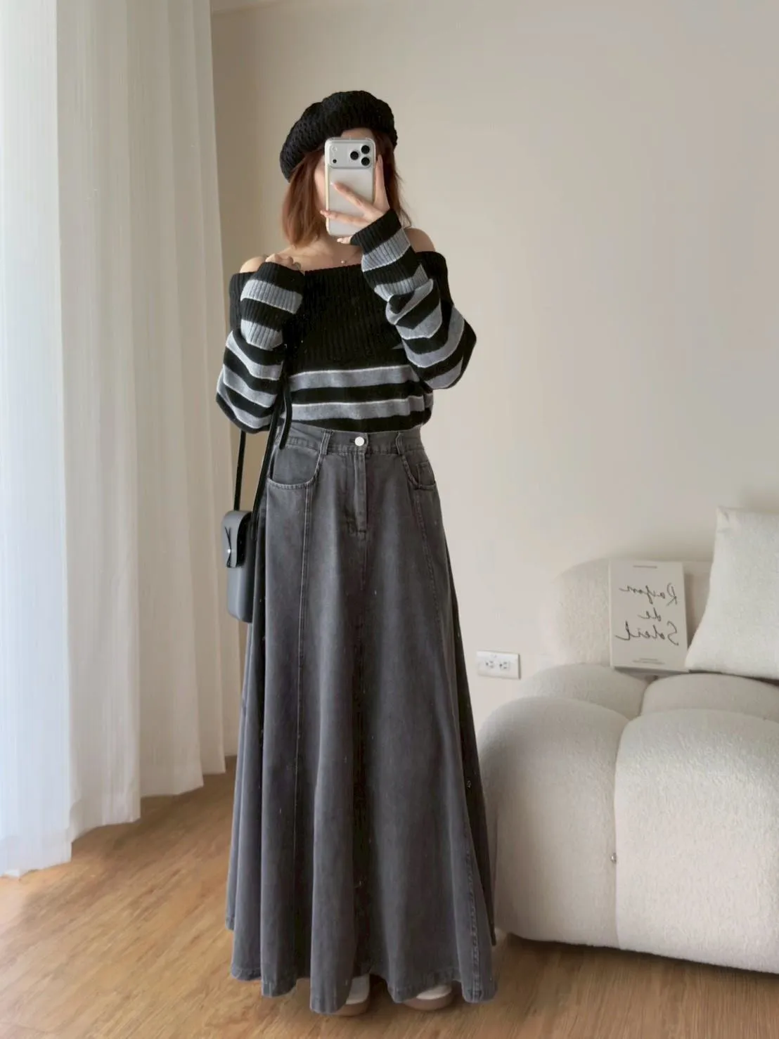 撞色橫條翻領毛衣