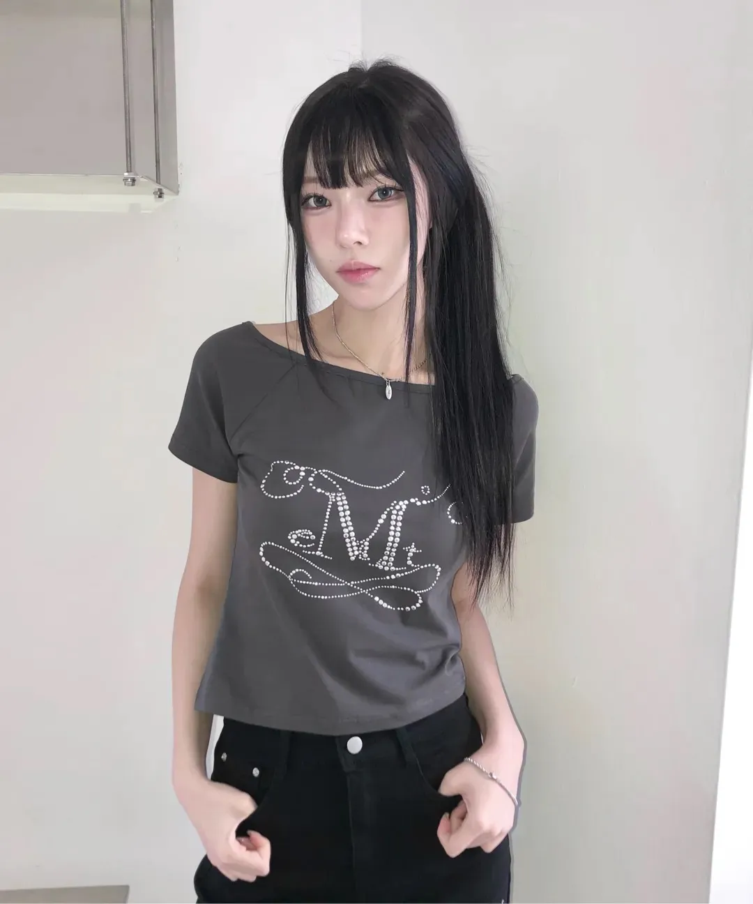 【預購】 MUCENT GLINT ONE SHOULDER CUBIC POINT UNBALANCE HALF T  亮鑽 美式 斜領上衣