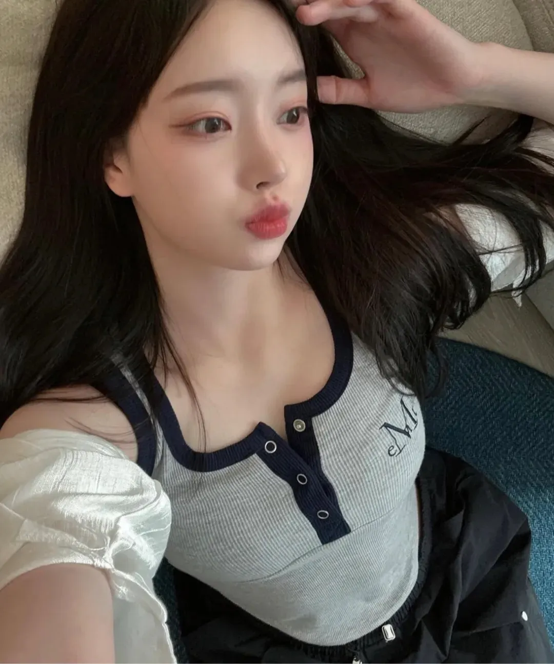 【預購】 MUCENT COLOR-POP BUTTON CROP SLEEVELESS 滾邊 配色 下圓弧 修身背心