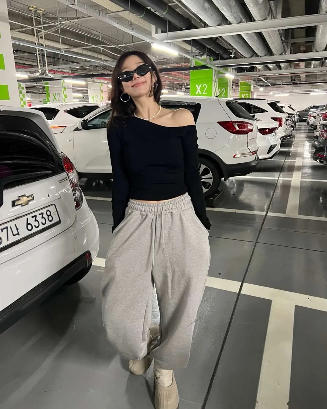 正韓-檔口爆款露肩修身上衣