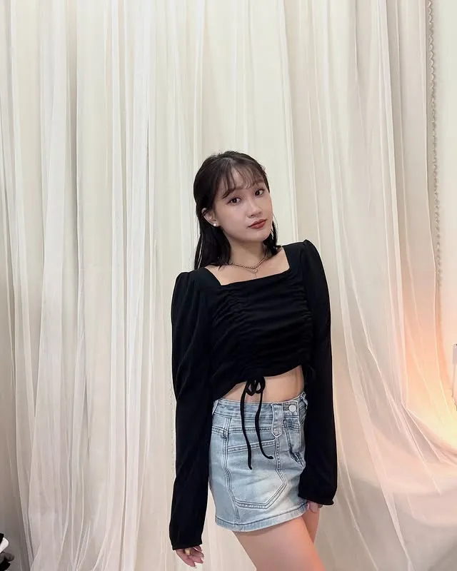 正韓柔美方領調肩上衣