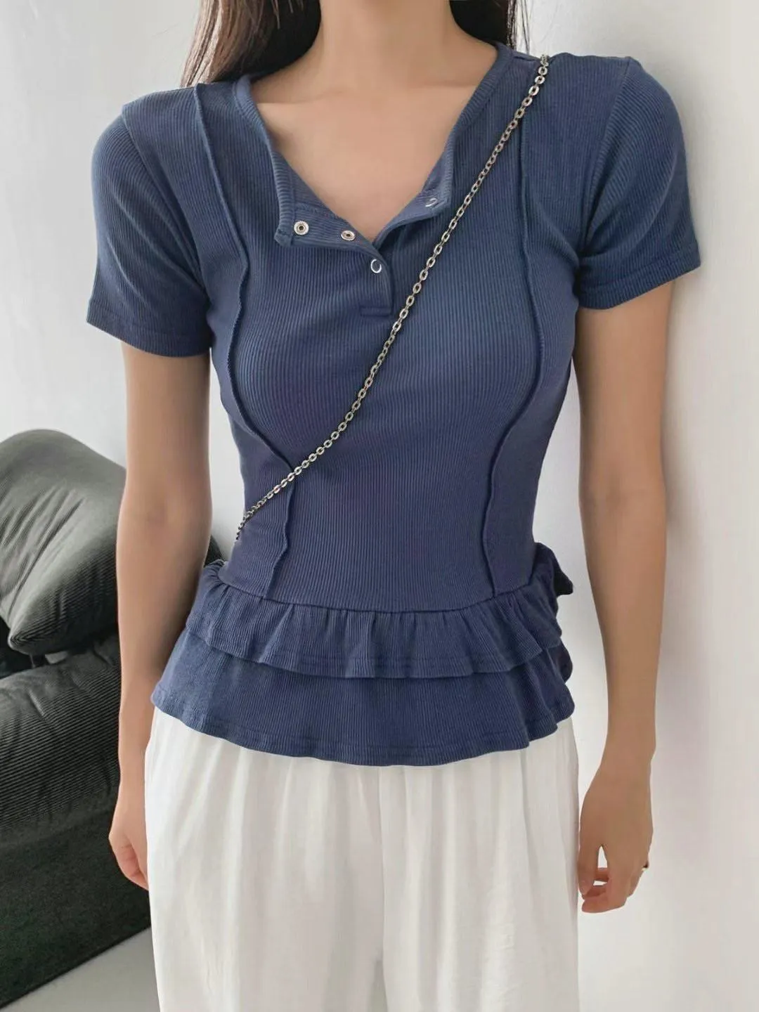 正韓 鈕扣線條蛋糕尾上衣