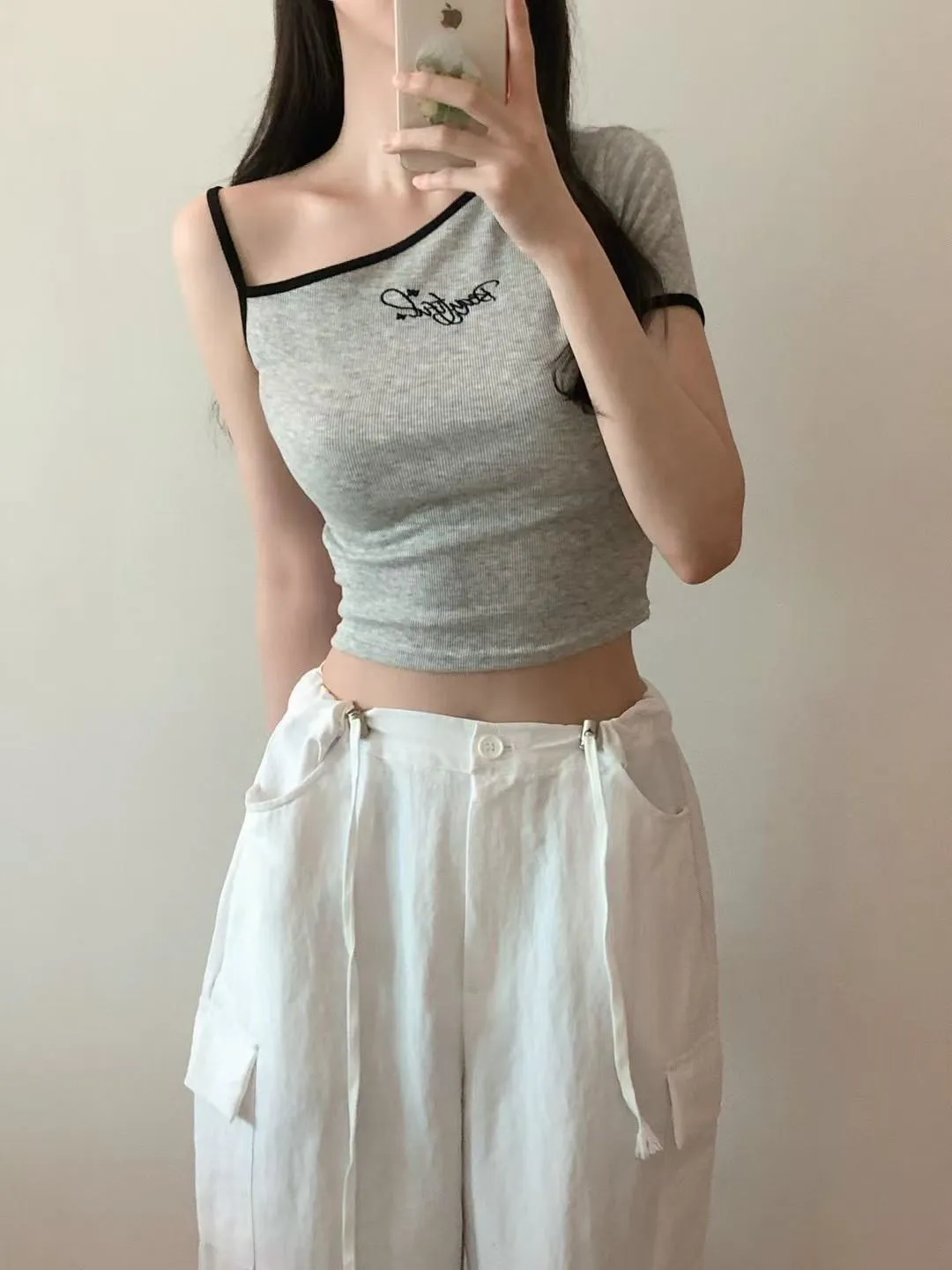 正韓單肩刺繡造型短袖上衣