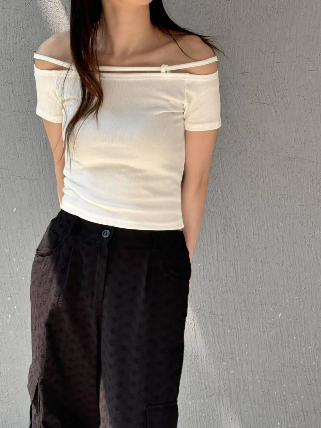 正韓蝴蝶結一字領螺紋上衣