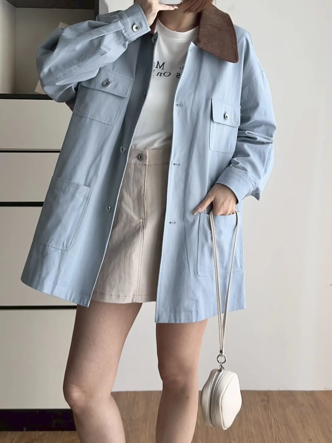 四口袋撞色領中長外套