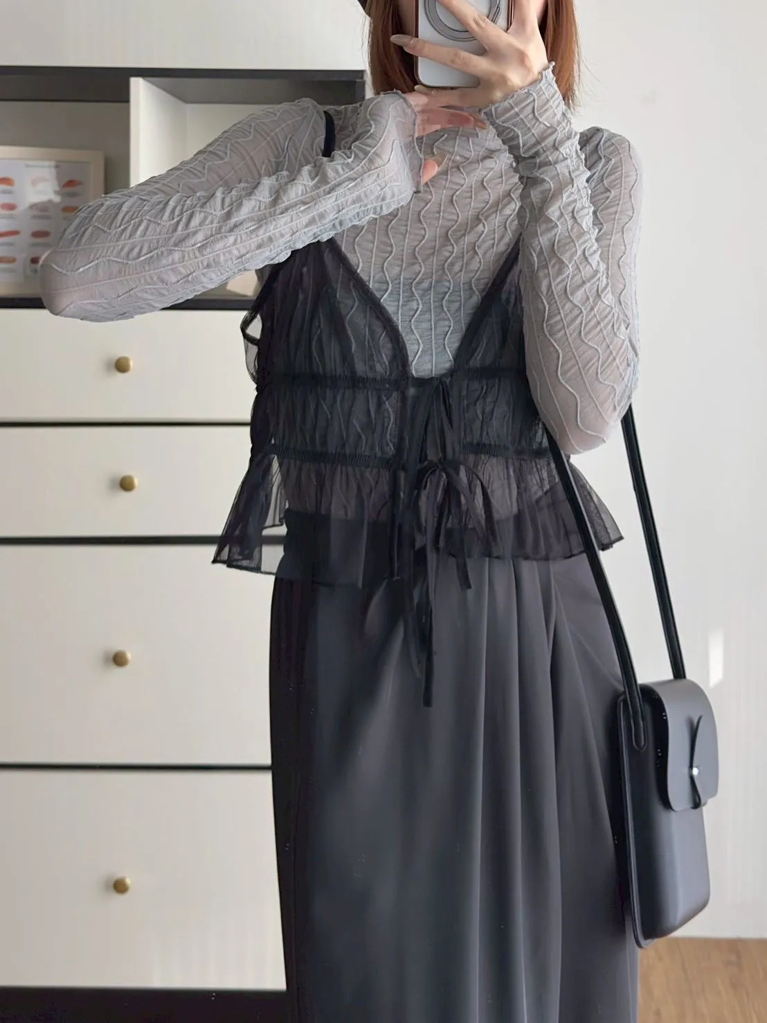 小立領木耳邊蕾絲波浪打底上衣