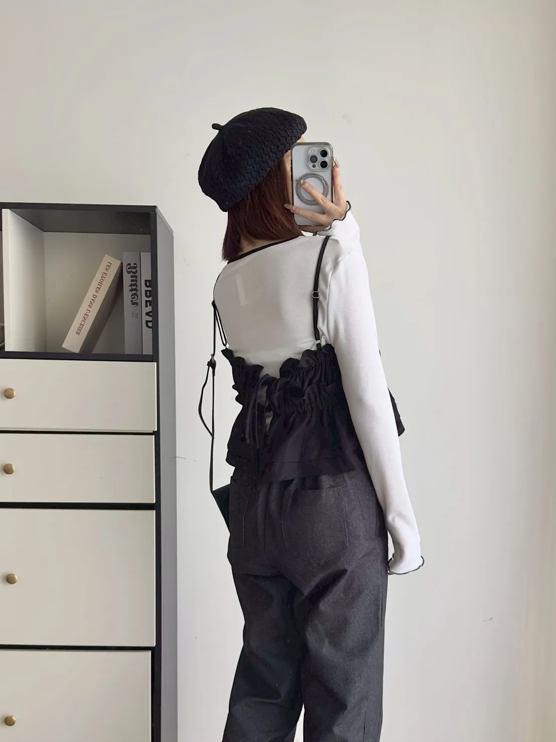 綁帶荷葉細肩背心