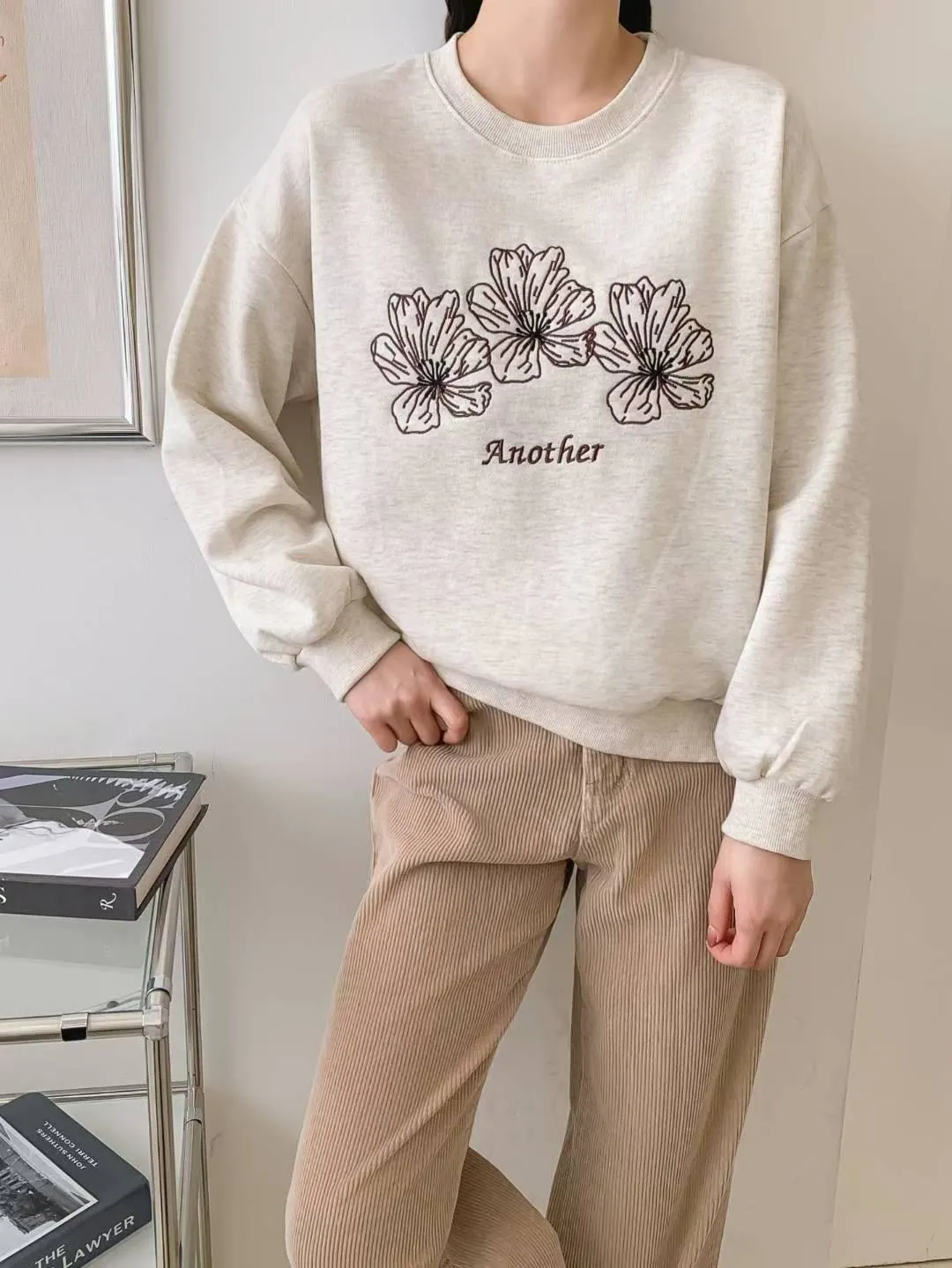 正韓刺繡刷毛大學T