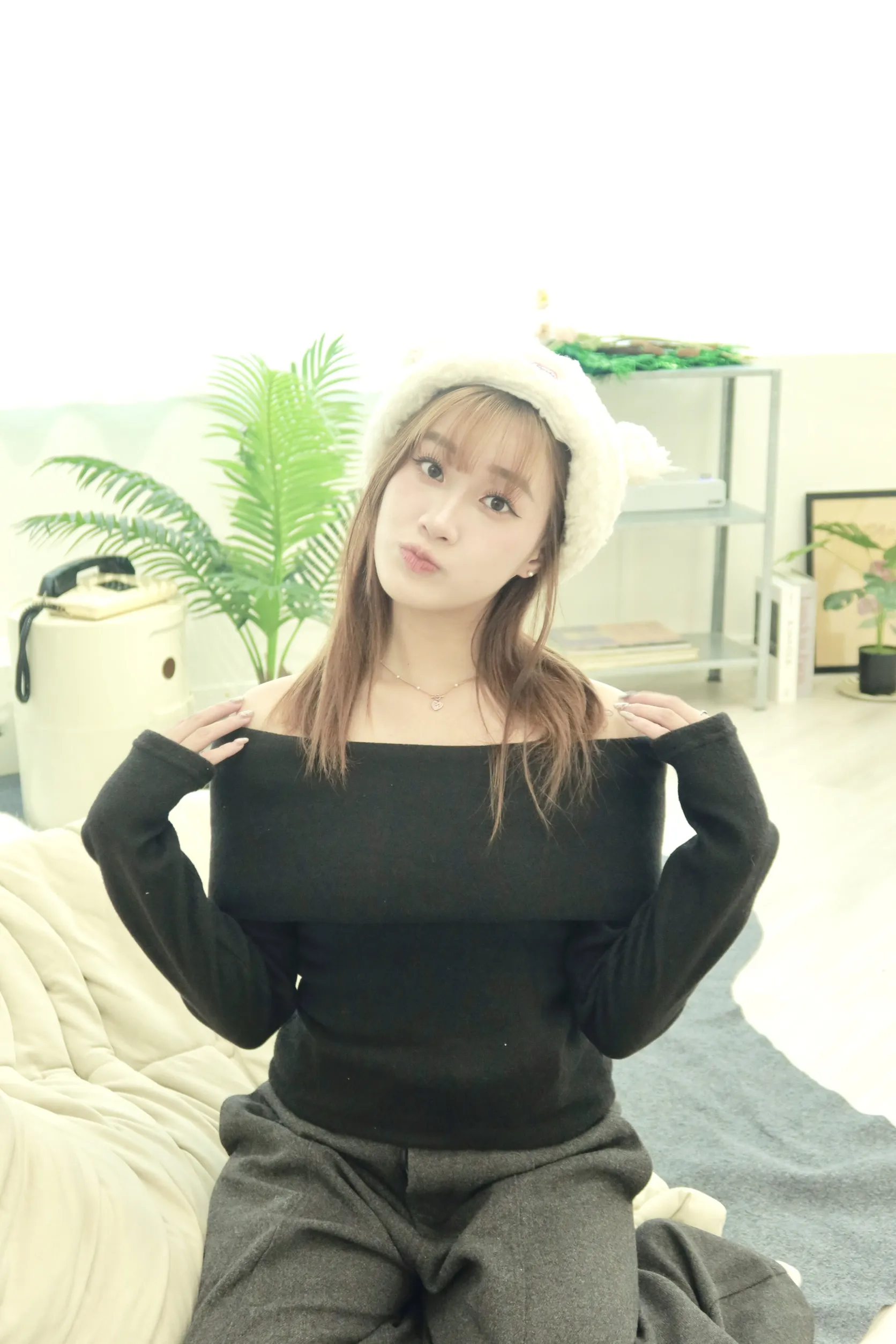 正韓修身露肩厚磅一字領