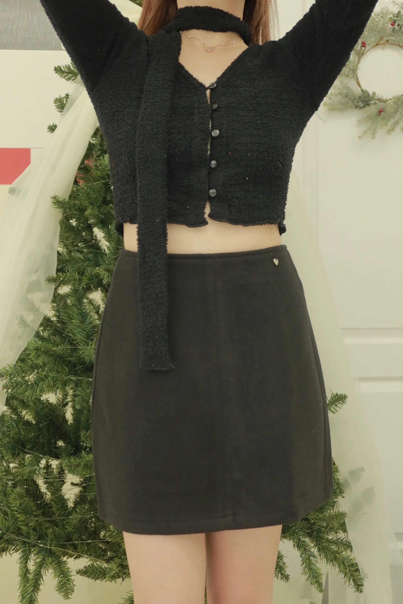 毛呢短款愛心鐵標半身裙