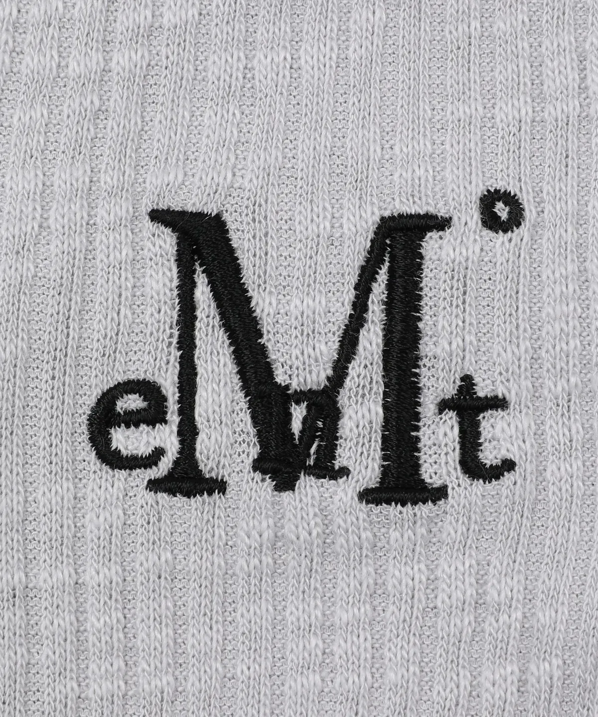 【預購】 MUCENT SARON EYELET LACE-UP SLIM FIT HALF T 前綁帶 下圓弧 修身上衣