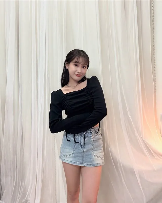 正韓柔美方領調肩上衣