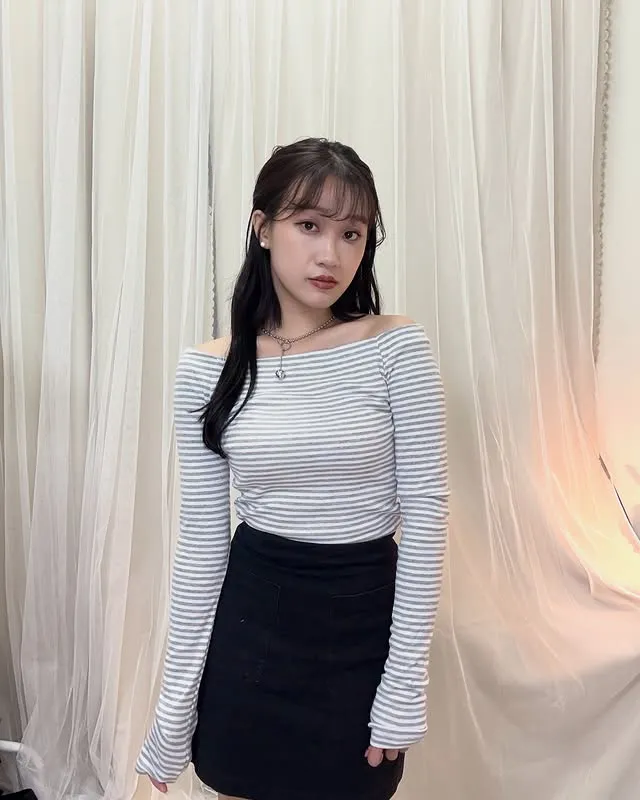 正韓條紋一字領踢恤