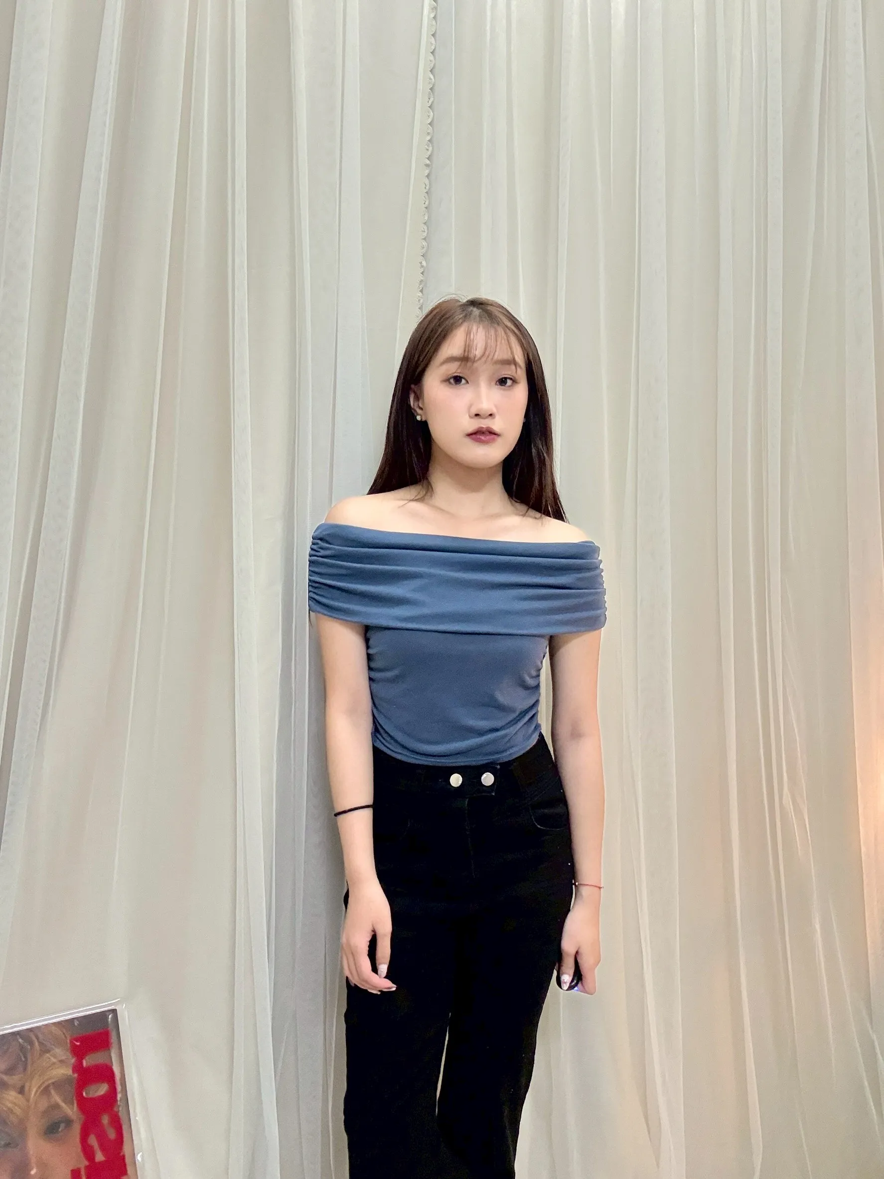 韓劇女主-正韓側邊抓皺顯瘦露肩一字領