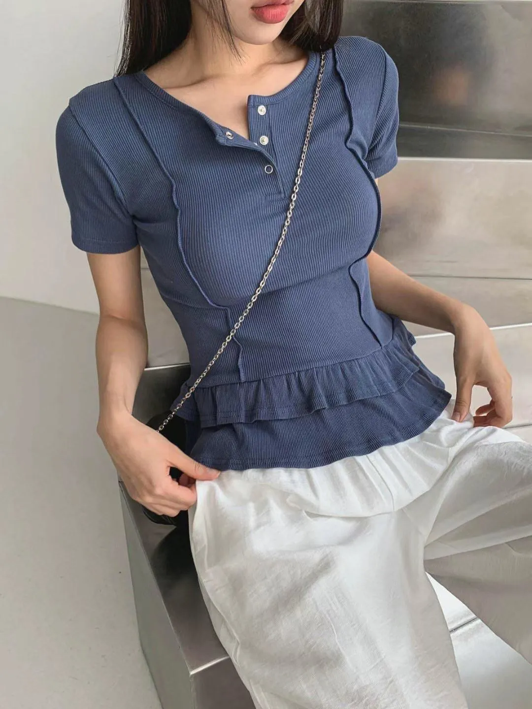 正韓 鈕扣線條蛋糕尾上衣