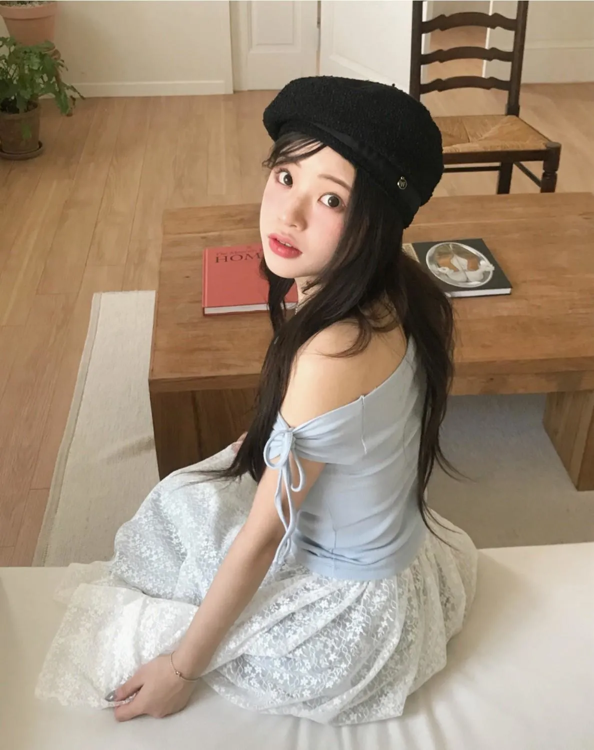 正韓 一字領肩蝴蝶結排釦上衣