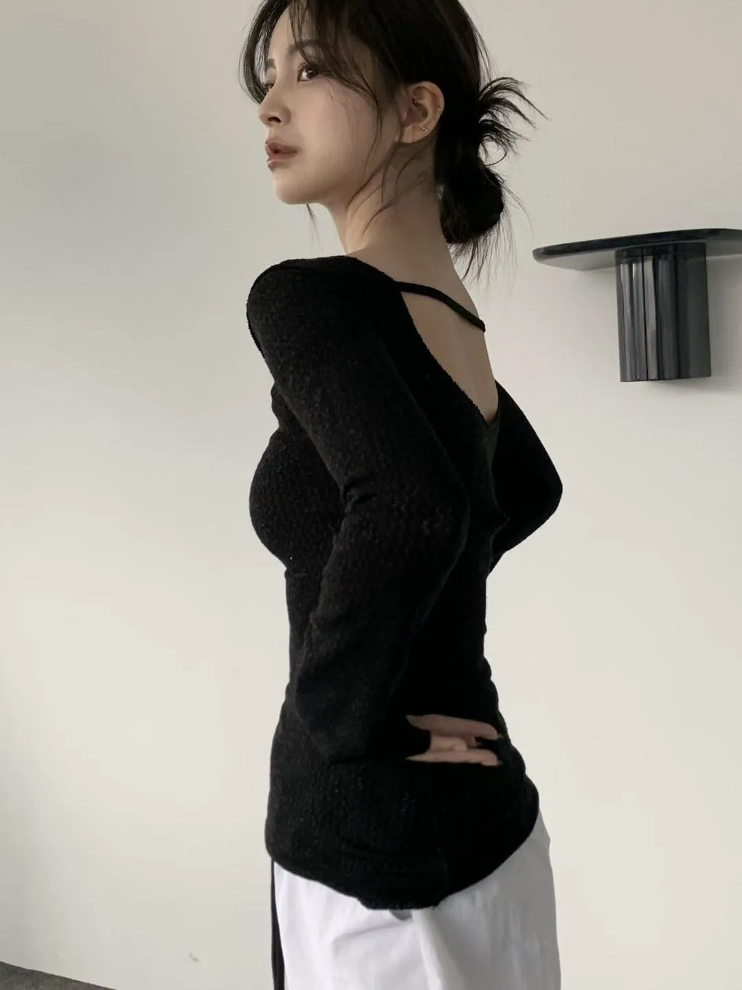 正韓透膚露背線條上衣