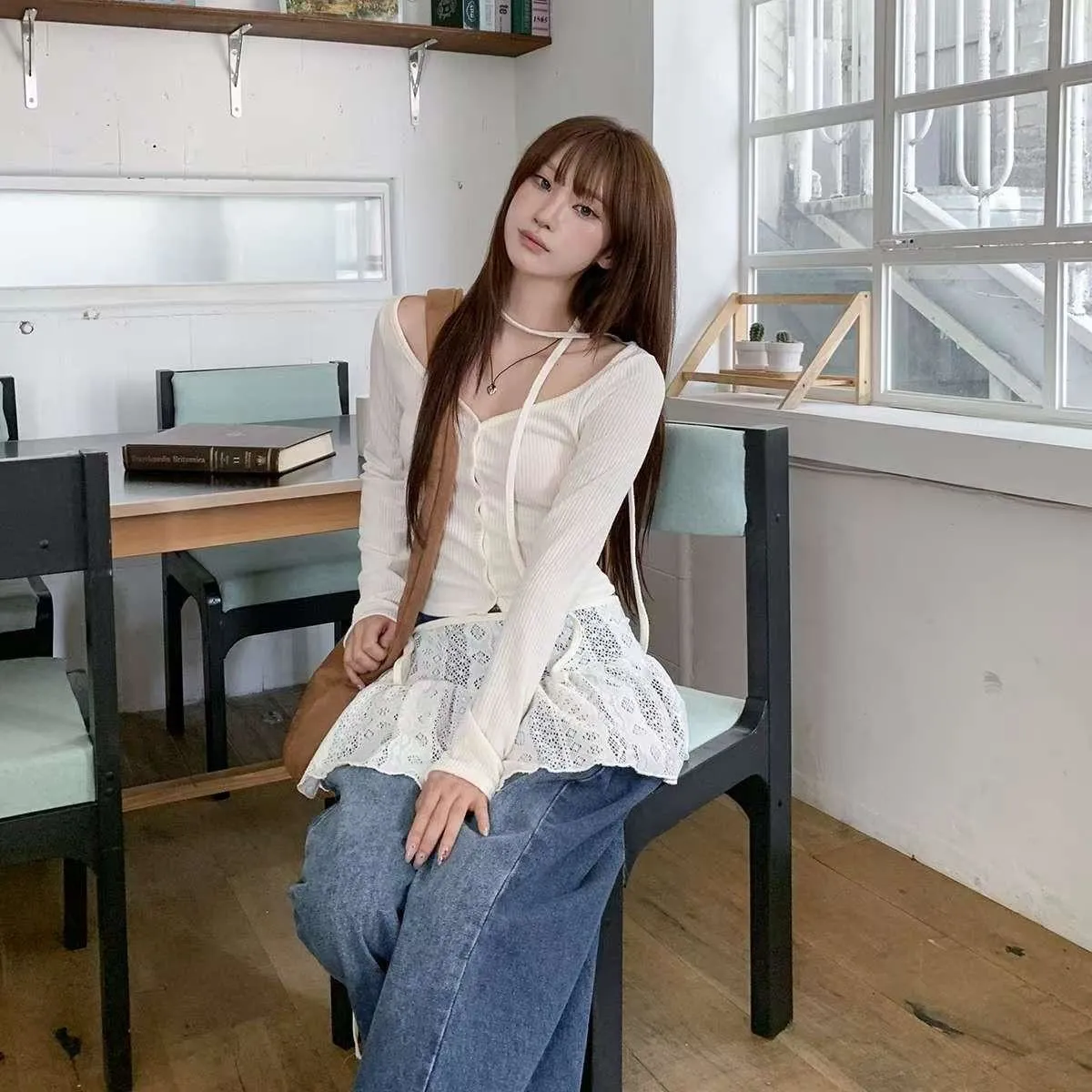 正韓附飄帶鈕扣上衣