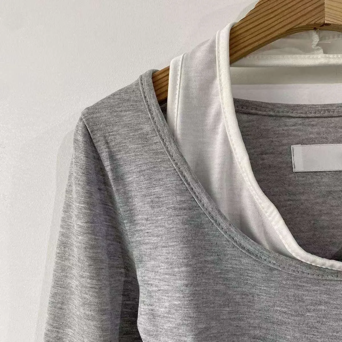 正韓假兩件側抓皺掛脖上衣