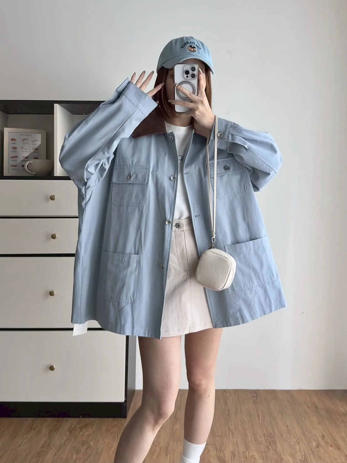 四口袋撞色領中長外套