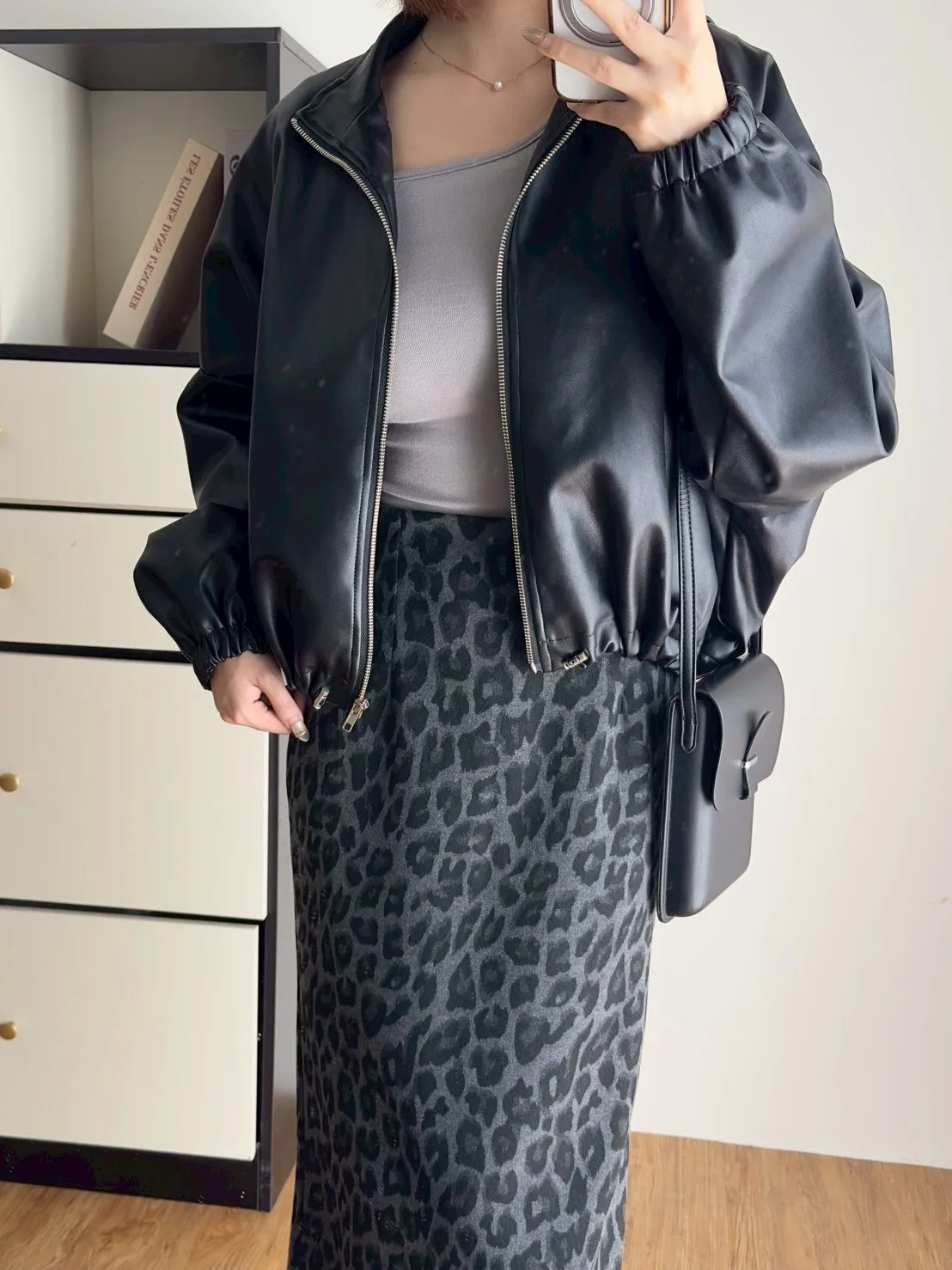 立領皮革拉鍊外套