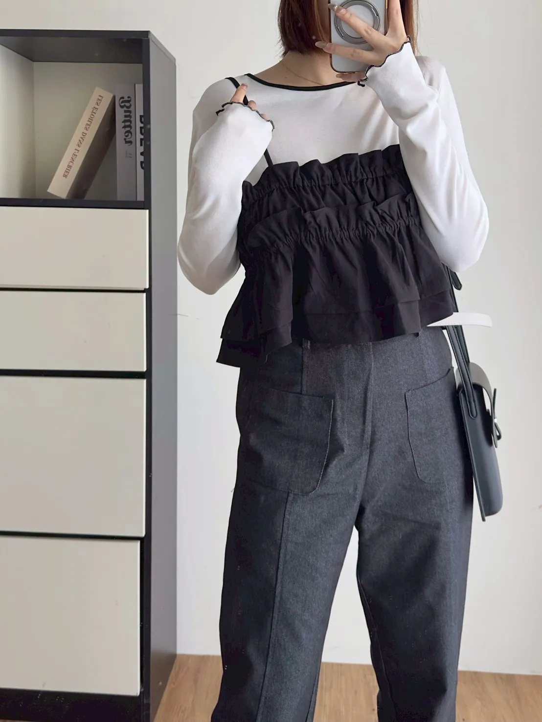 綁帶荷葉細肩背心