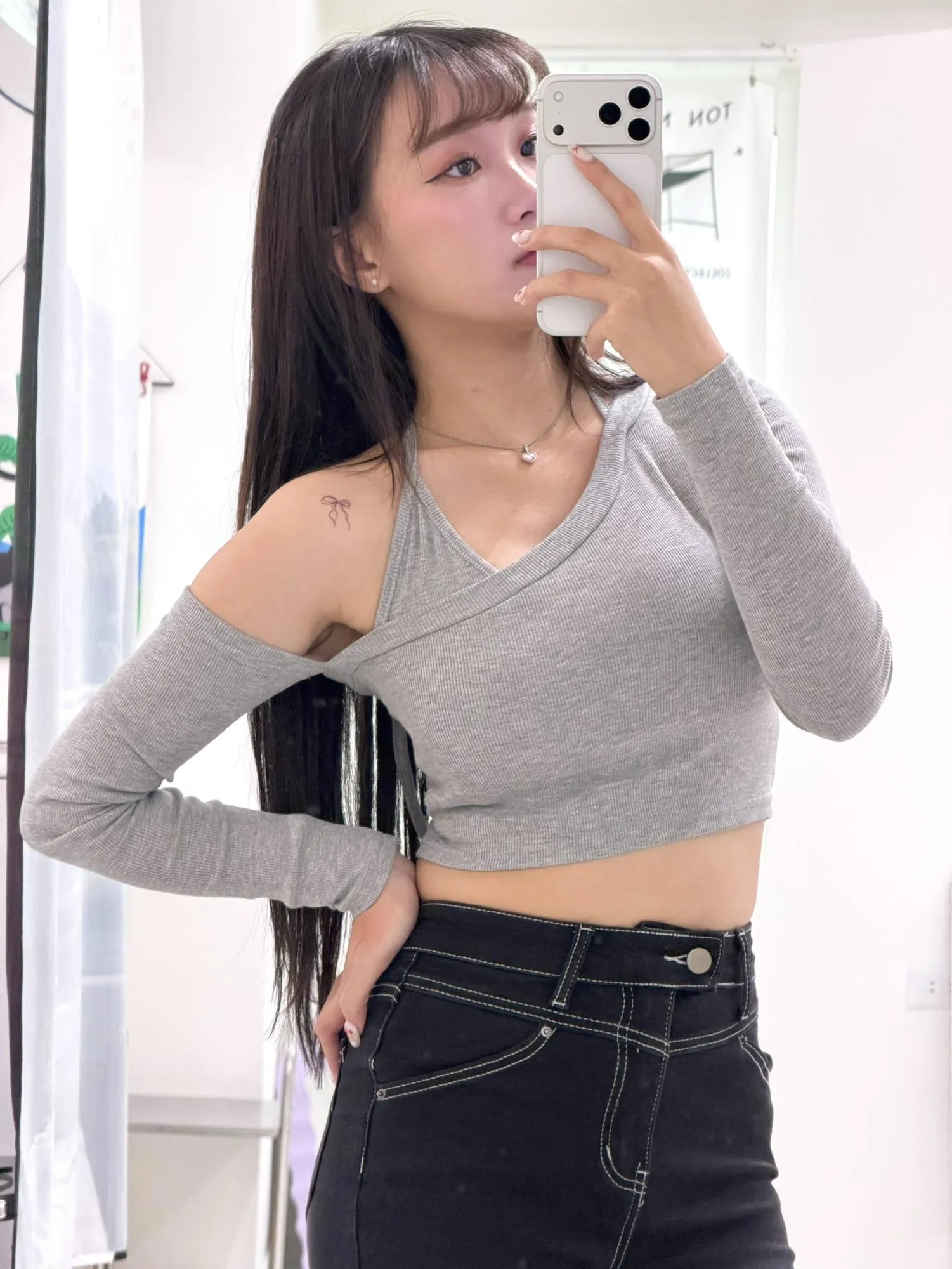 假兩件內胸墊繞脖綁帶上衣