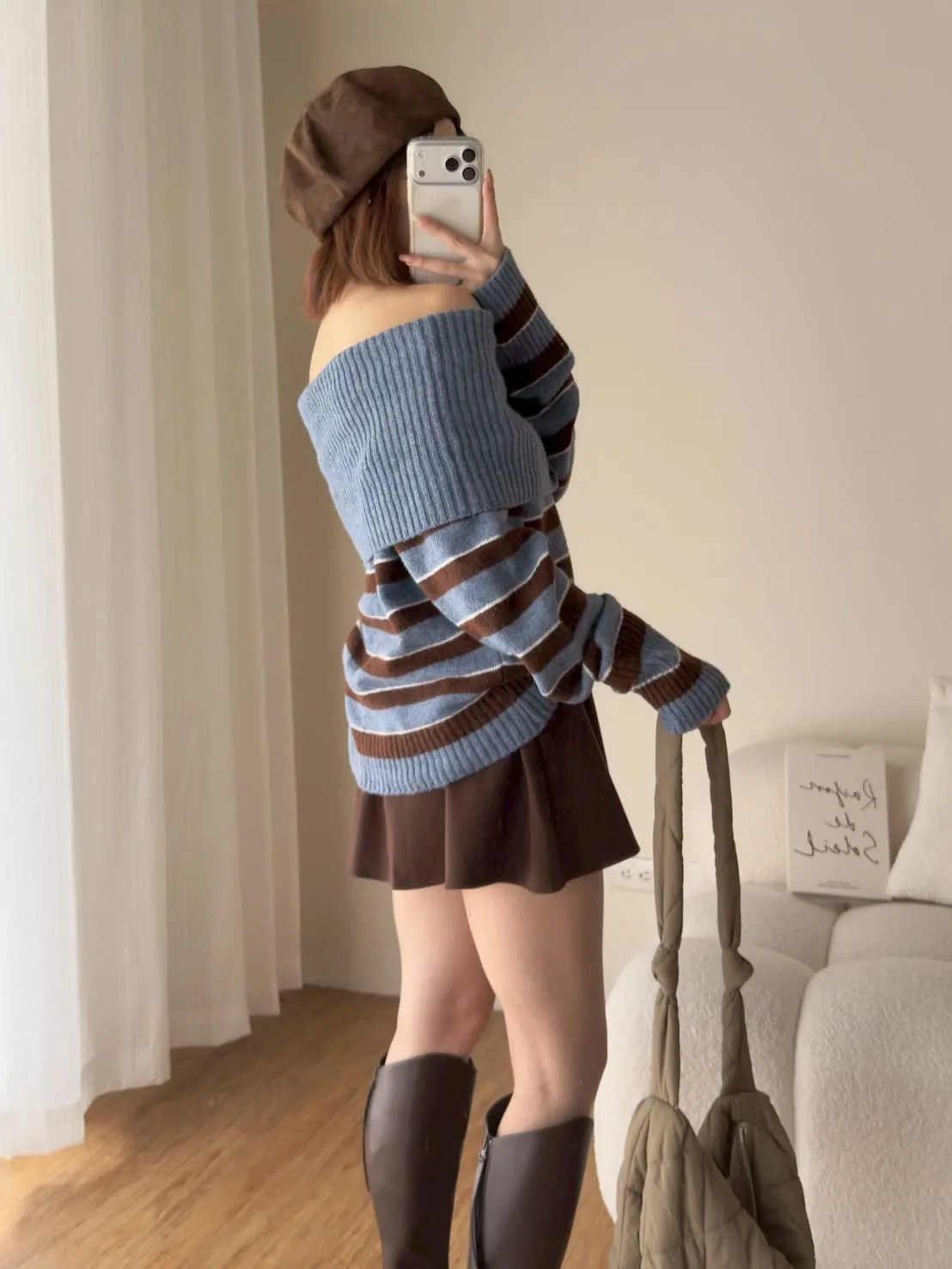 撞色橫條翻領毛衣