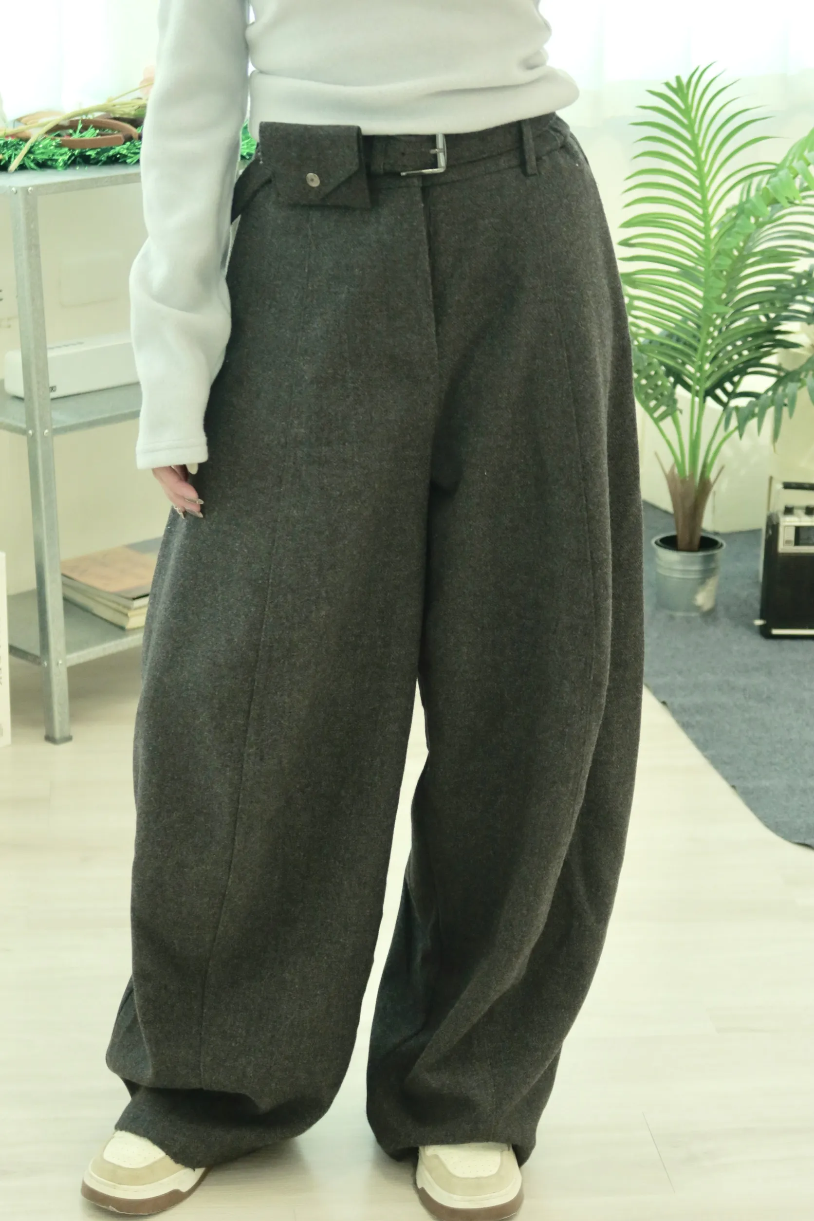 毛呢彎刀闊腿西裝褲（附腰帶）
