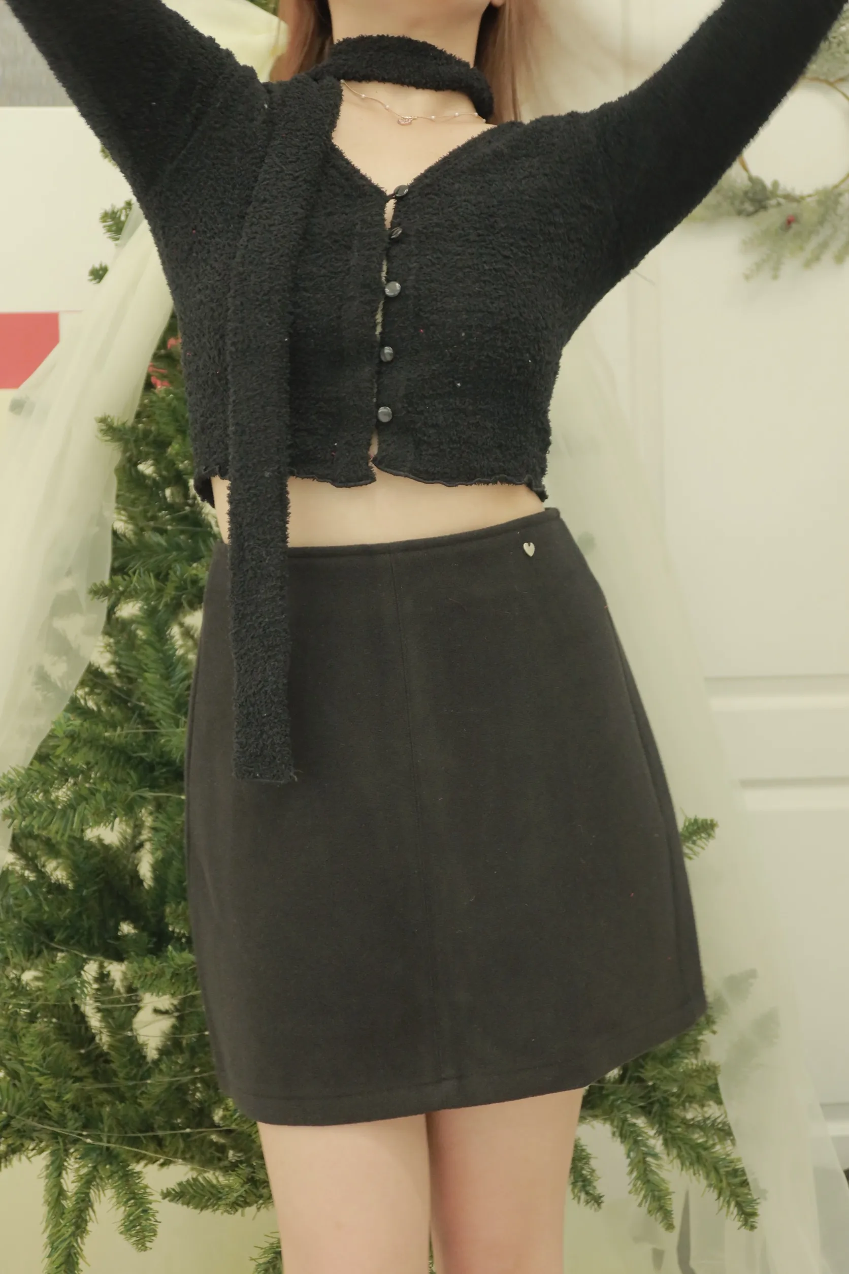 毛呢短款愛心鐵標半身裙