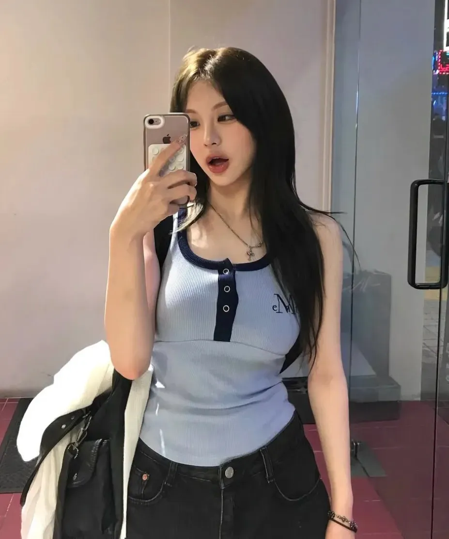 【預購】 MUCENT COLOR-POP BUTTON CROP SLEEVELESS 滾邊 配色 下圓弧 修身背心